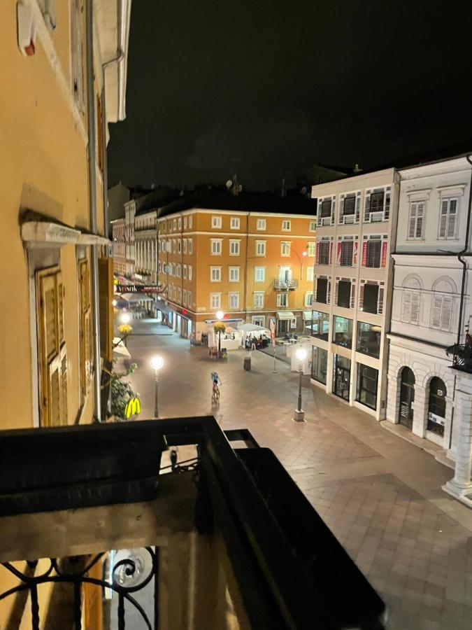 Linden Korzo Apartamento Rijeka Exterior foto