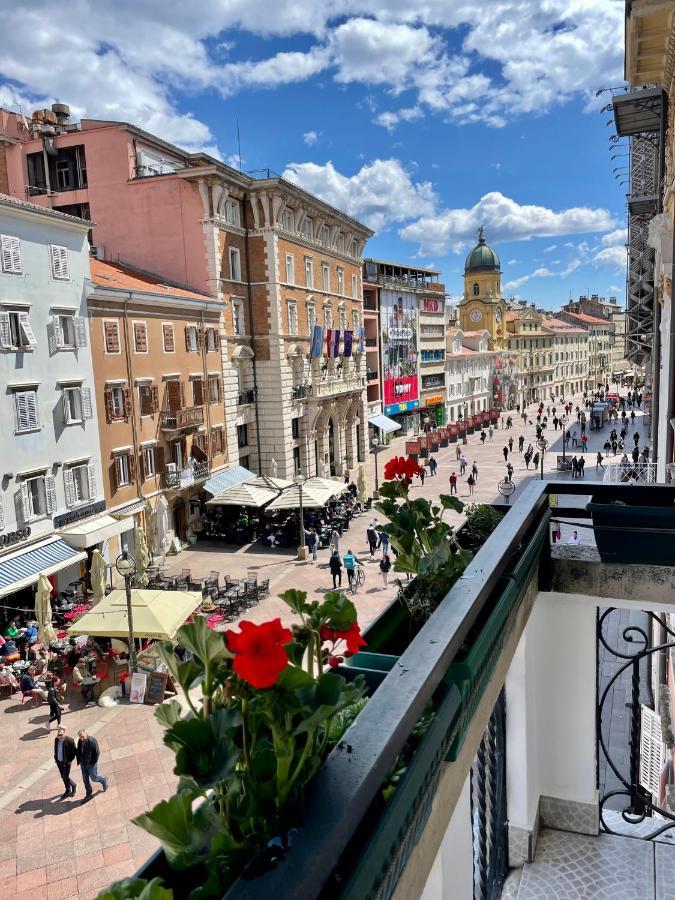 Linden Korzo Apartamento Rijeka Exterior foto
