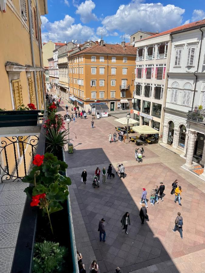 Linden Korzo Apartamento Rijeka Exterior foto