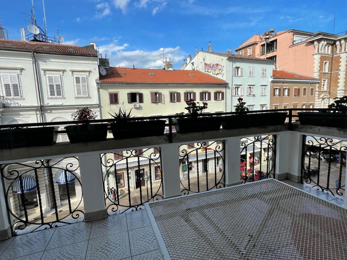 Linden Korzo Apartamento Rijeka Exterior foto